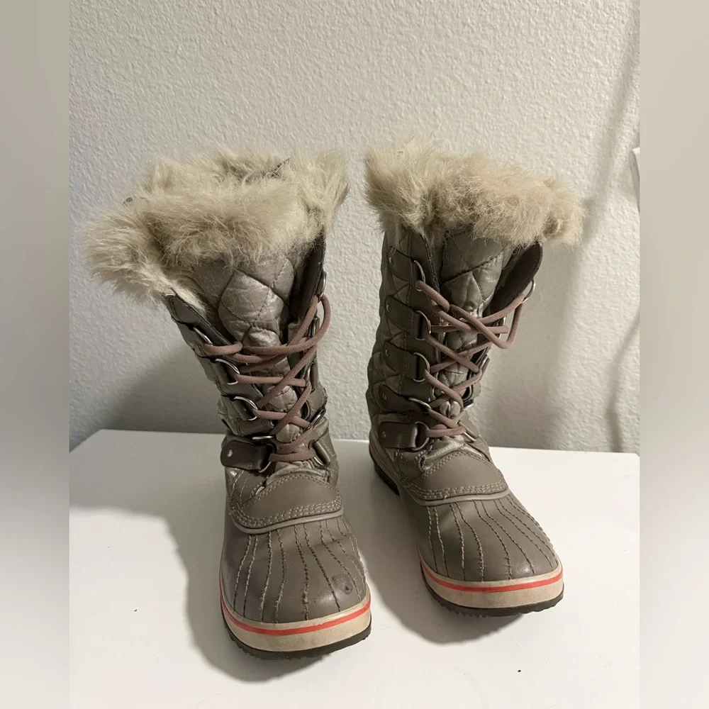 Sorel Women's Tan and White Winter Boots - Picture 3 of 9